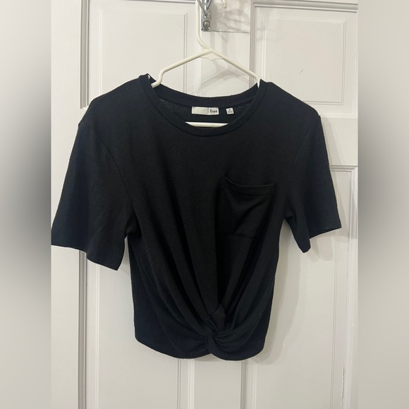 T-shirt blanc cropped Aritzia Wilfred Piaf taille élastique coton
